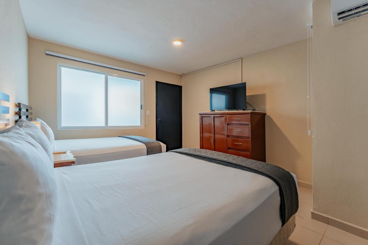 Hotel Brisas 5A Av, Плая-дель-Кармен Экстерьер фото