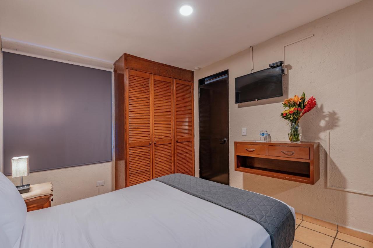 Hotel Brisas 5A Av, Плая-дель-Кармен Экстерьер фото