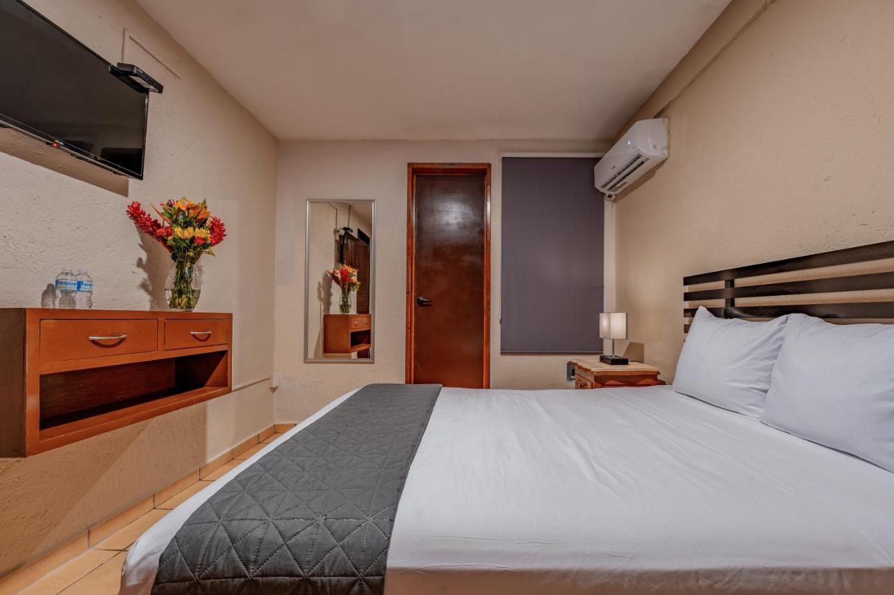 Hotel Brisas 5A Av, Плая-дель-Кармен Экстерьер фото
